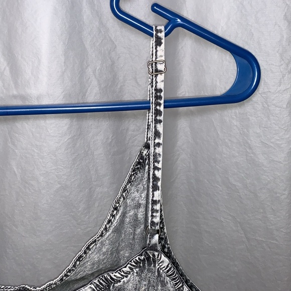 1x Plus Size Gray Acid Wash Romper Forever 21 + Plus - Picture 7 of 13